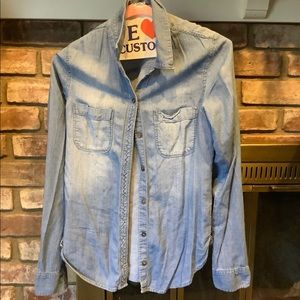 Soft Abercrombie button down shirt (xs)